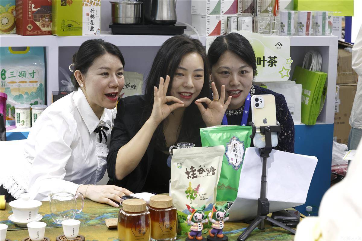 大连穷胡麻将电脑下载